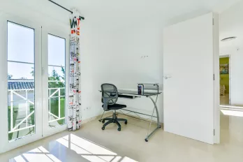 listing-small